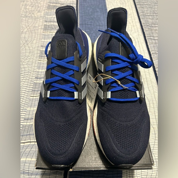 UltraBoost 22 - Picture 4 of 10